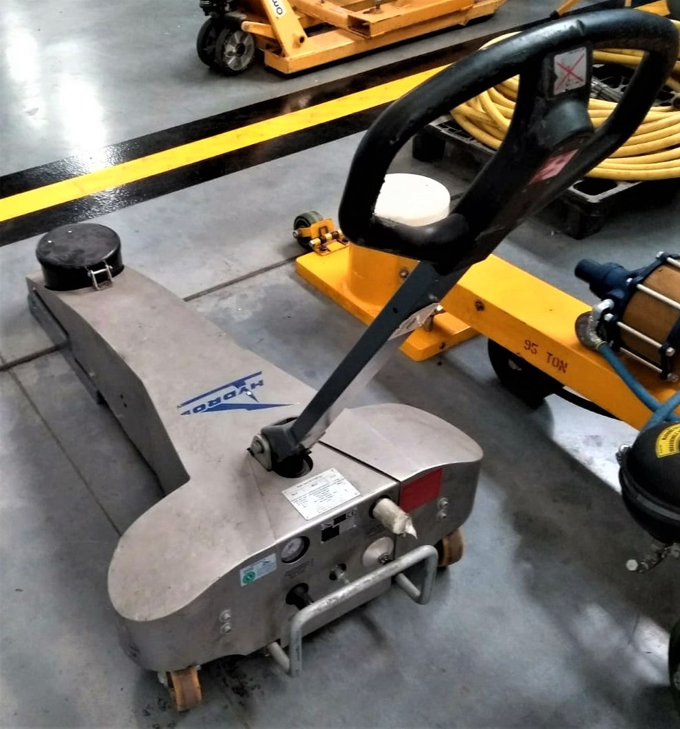 RT7750 SERIES 77t PNEUMATIC AIRCRAFT AXLE JACK